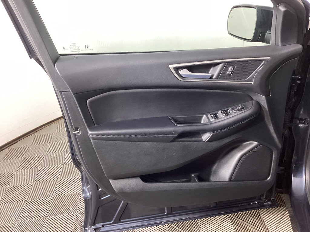 Used 2023 Ford Edge SEL w/ Convenience Package image 17