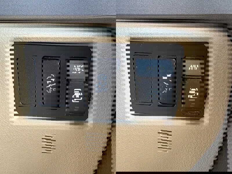 Used 2011 Toyota Sequoia Limited AWD/4WD image 45