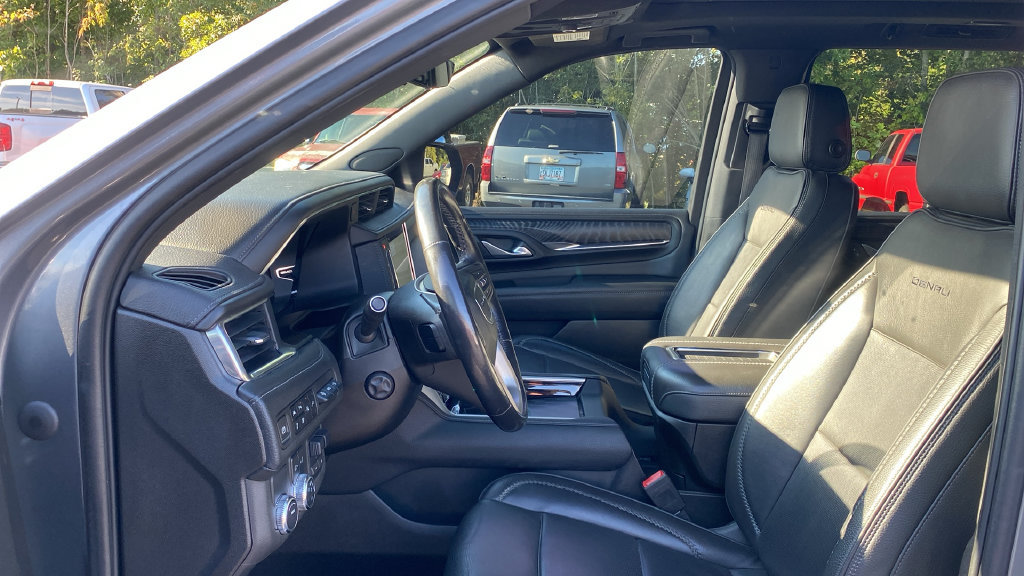 Used 2022 GMC Yukon XL Denali w/ Advanced Technology Package RWD image 16