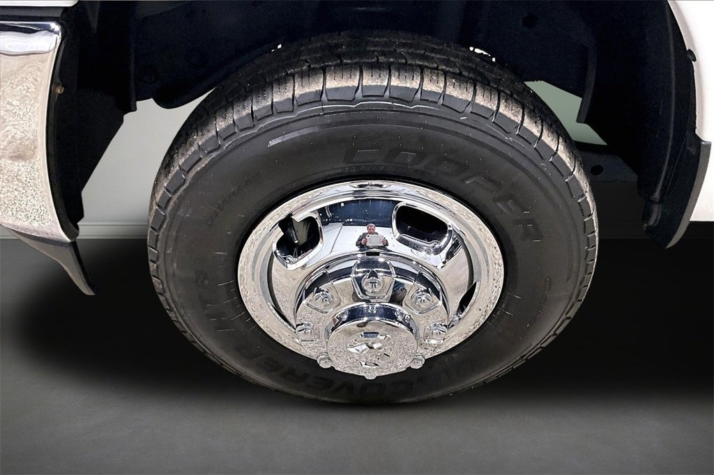 Used 2024 RAM 3500 Tradesman w/ Chrome Appearance Group image 34