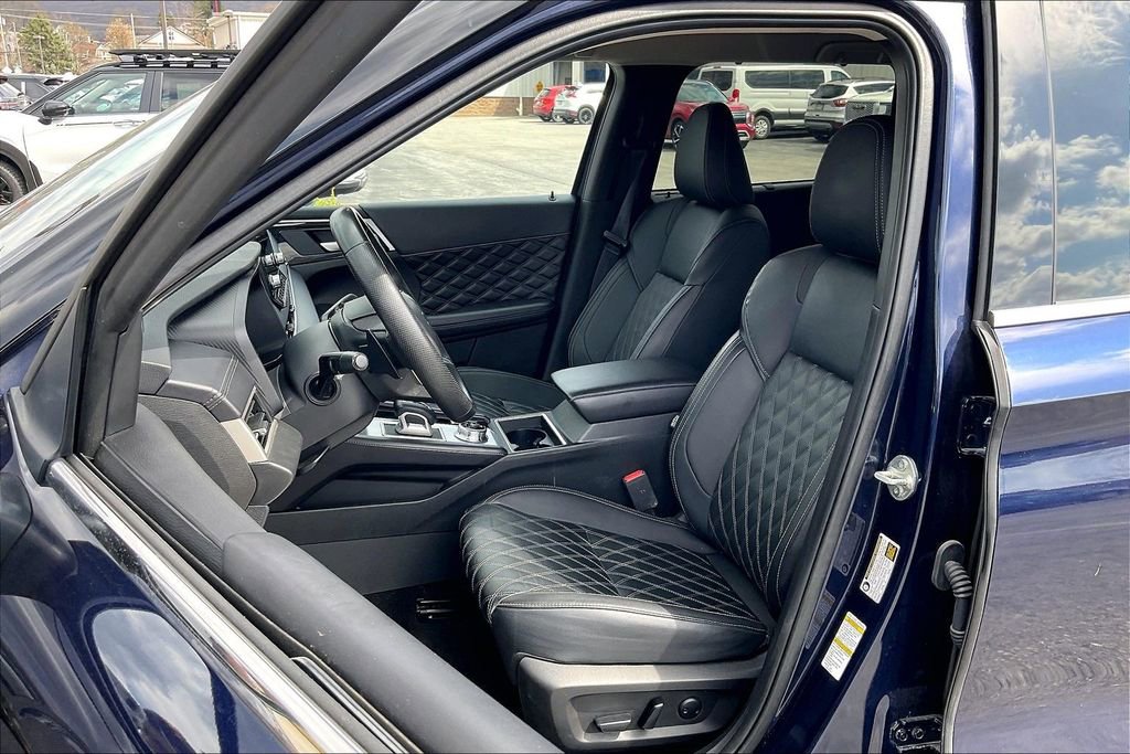 Used 2024 Mitsubishi Outlander SEL image 23