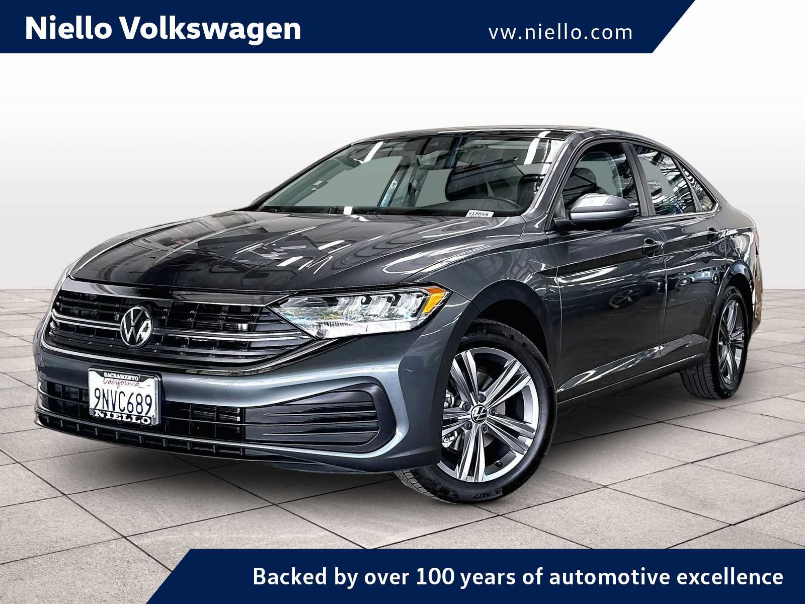 Used 2024 Volkswagen Jetta SE w/ Panoramic Sunroof Package