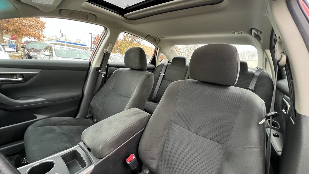 Used 2015 Nissan Altima 2.5 SV w/ Convenience Package FWD image 10