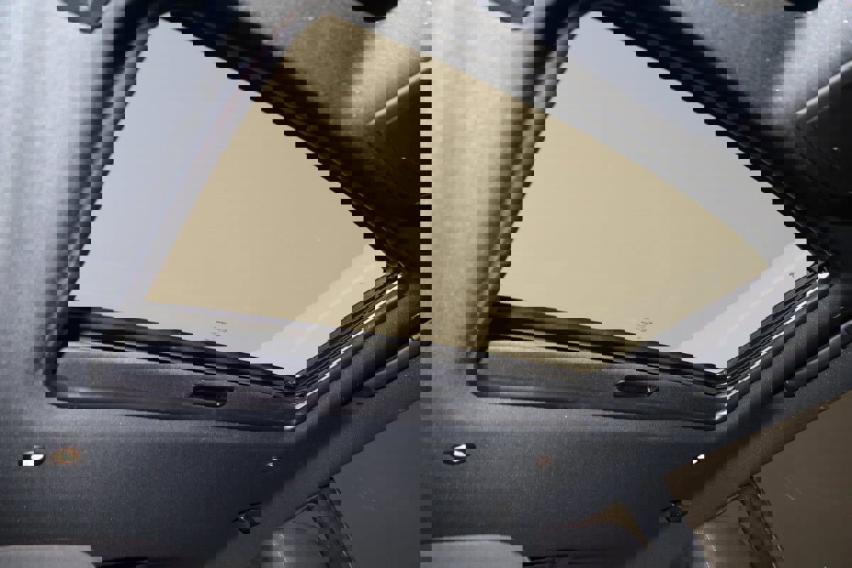 Used 2022 Dodge Challenger R/T w/ Blacktop Package image 10