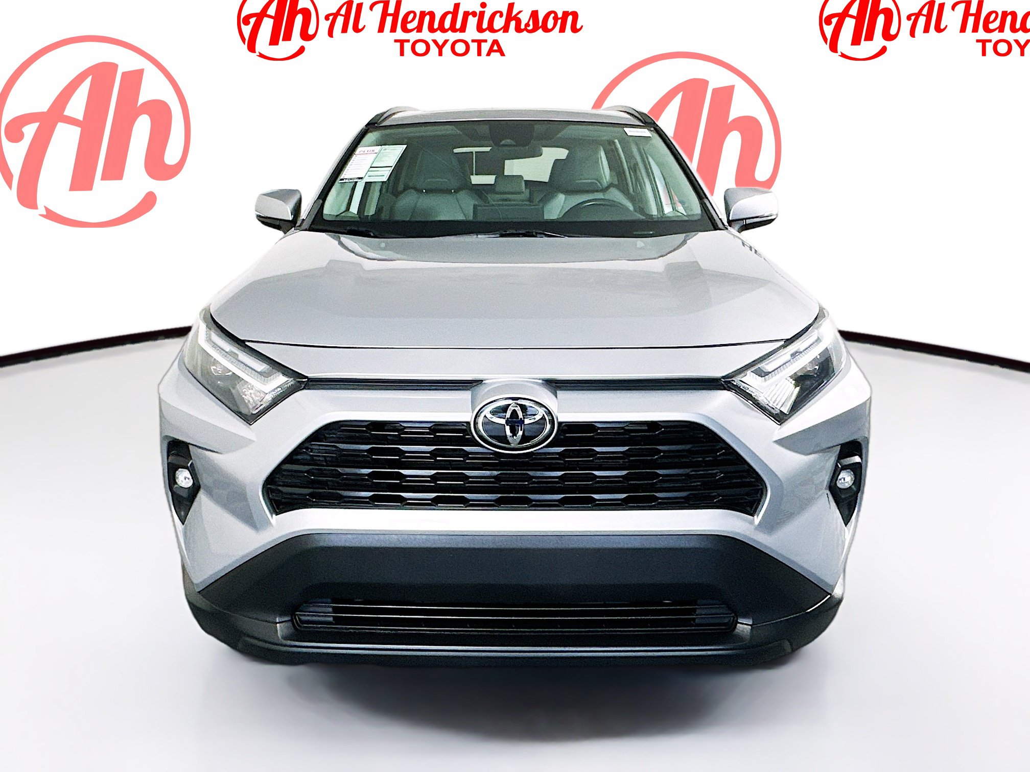 Used 2022 Toyota RAV4 XLE Premium FWD image 5