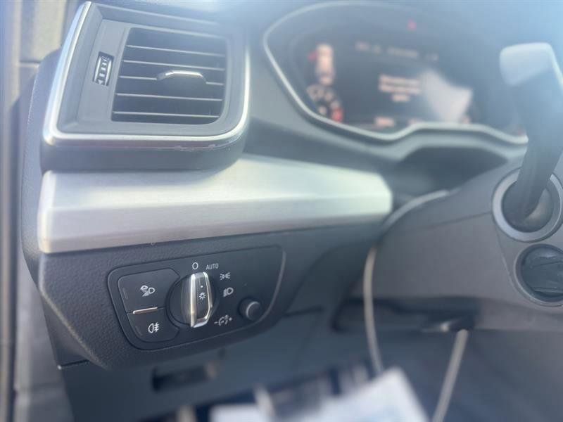 Used 2018 Audi SQ5 Premium Plus w/ Navigation Package image 11