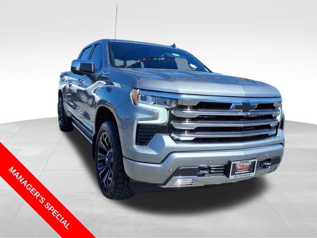 Used 2025 Chevrolet Silverado 1500 High Country w/ Technology Package AWD/4WD image 3