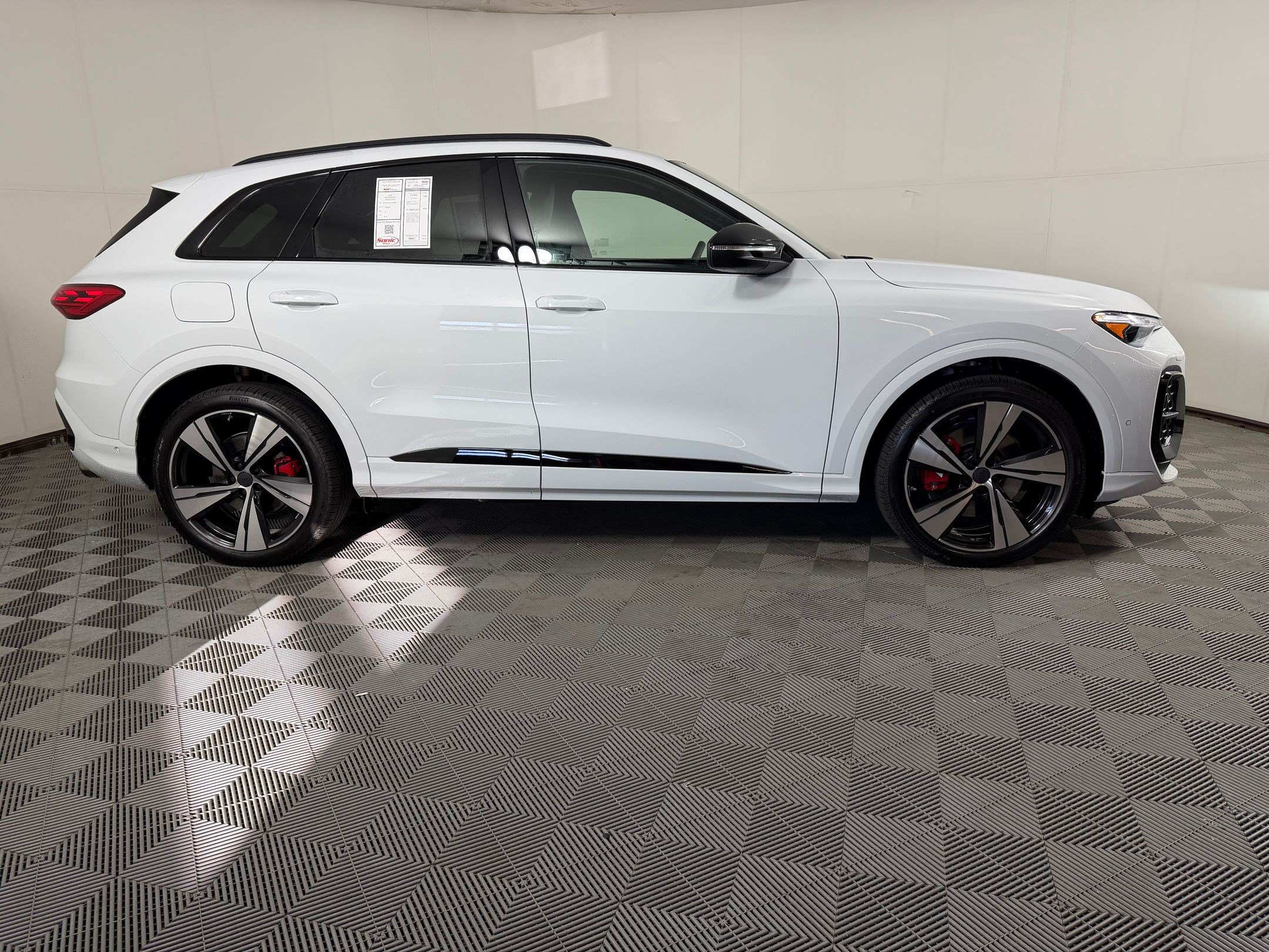 New 2026 Audi SQ5 Premium Plus AWD/4WD image 8