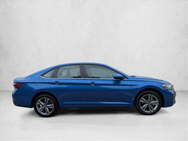 Used 2024 Volkswagen Jetta SE FWD image 4