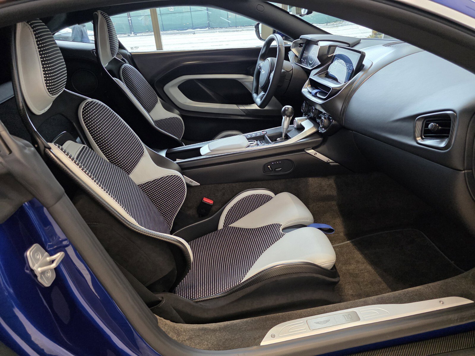 Used 2024 Aston Martin Valour Coupe image 19