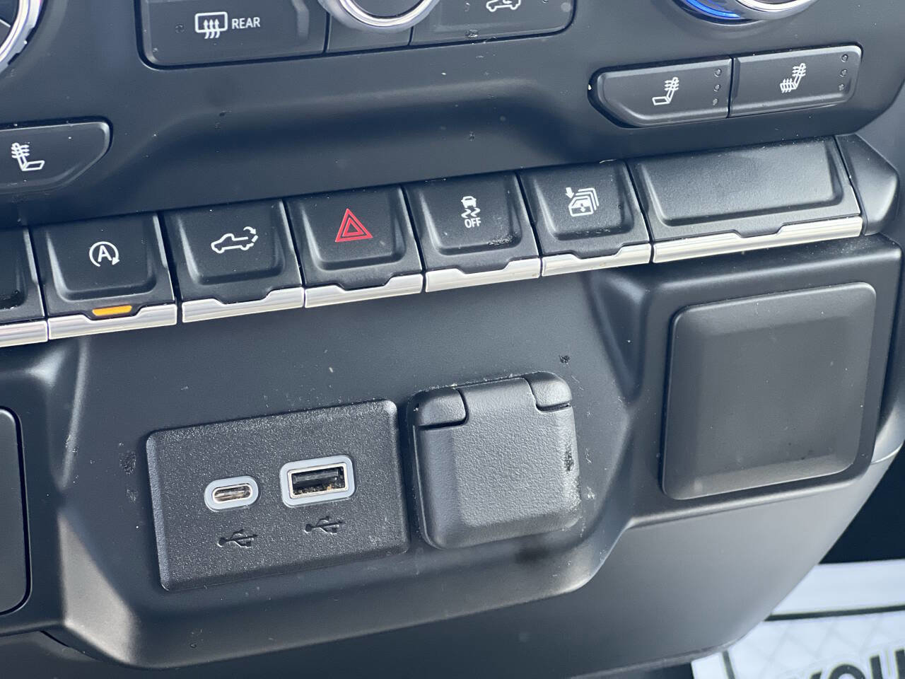 Used 2022 Chevrolet Silverado 1500 LT image 21