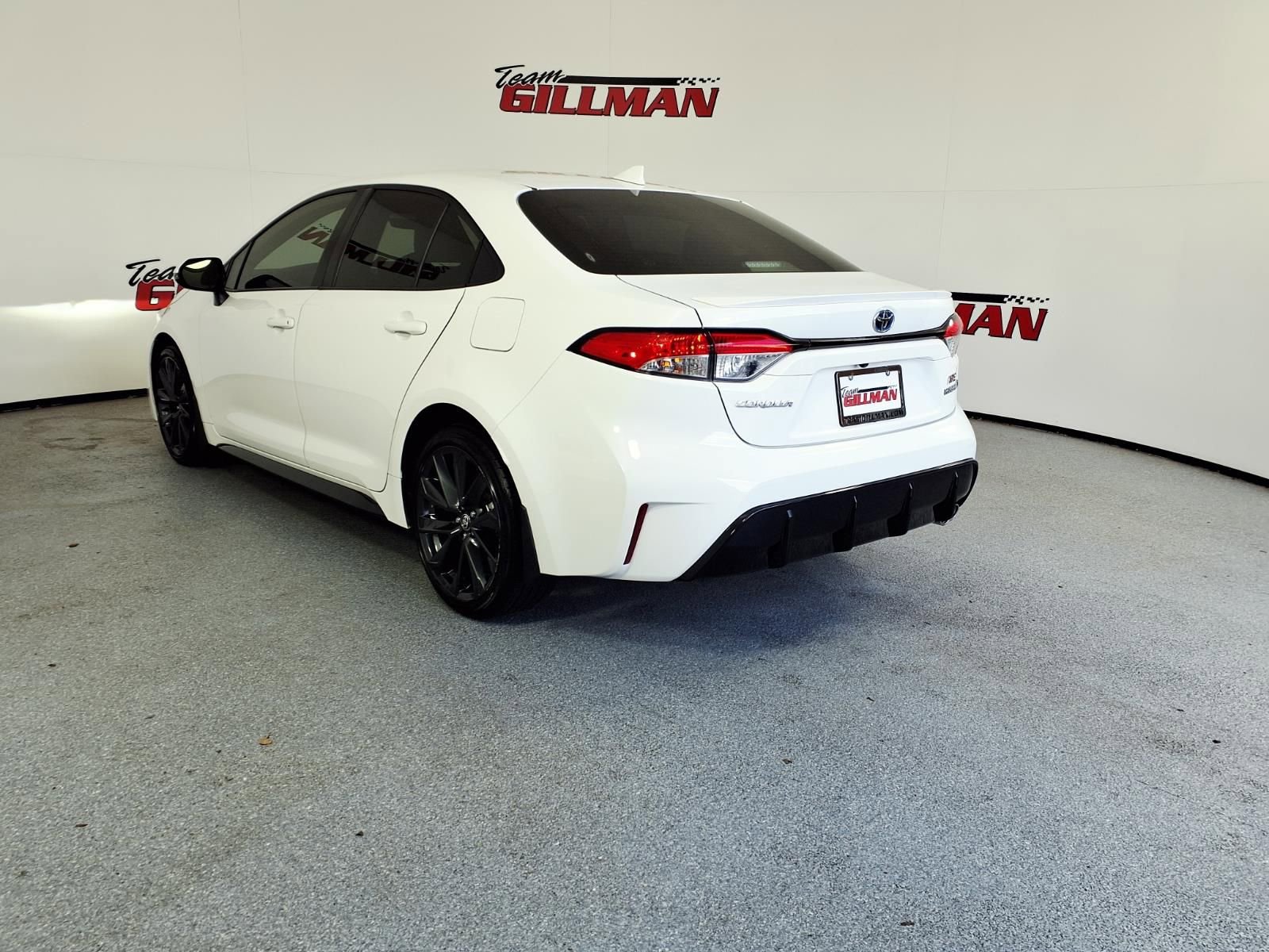 Used 2023 Toyota Corolla SE image 4