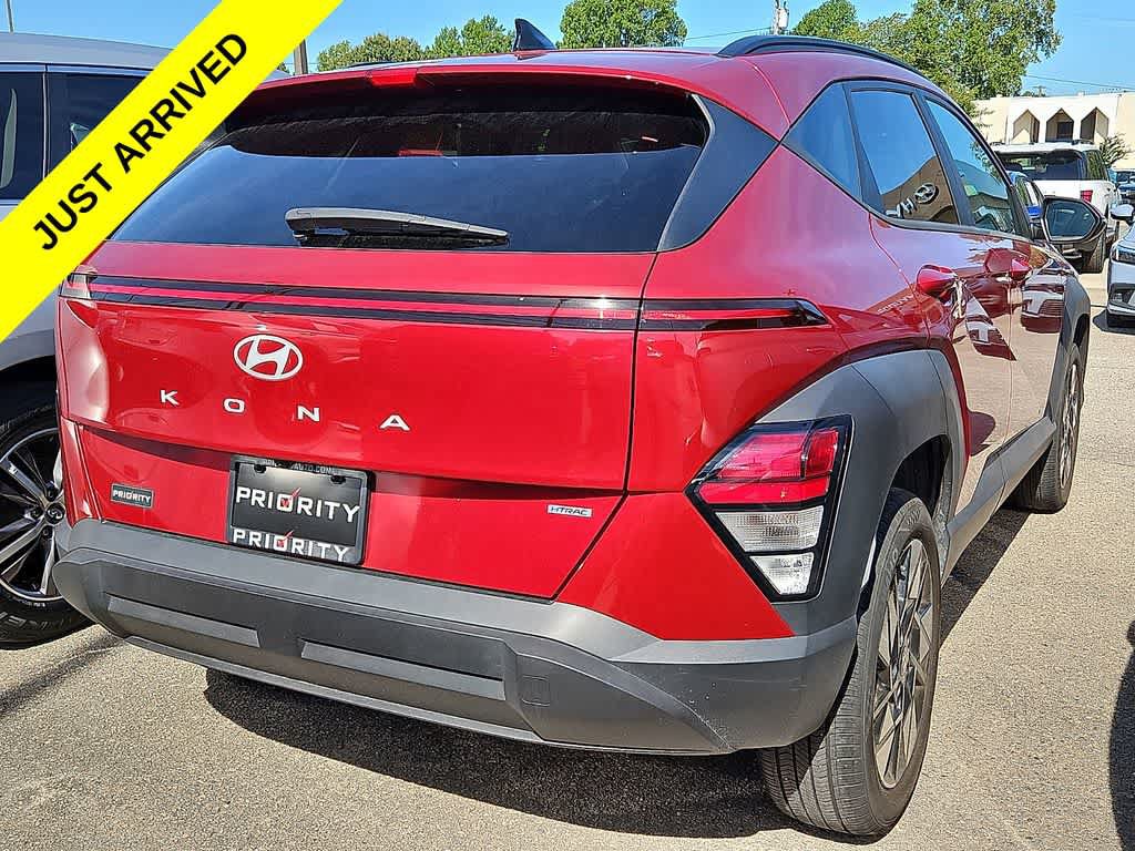 Used 2024 Hyundai Kona SEL w/ Convenience Package AWD/4WD image 3