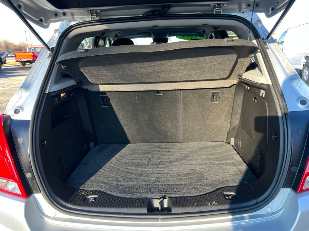 Used 2018 Chevrolet Trax LT w/ LT Convenience Package image 27
