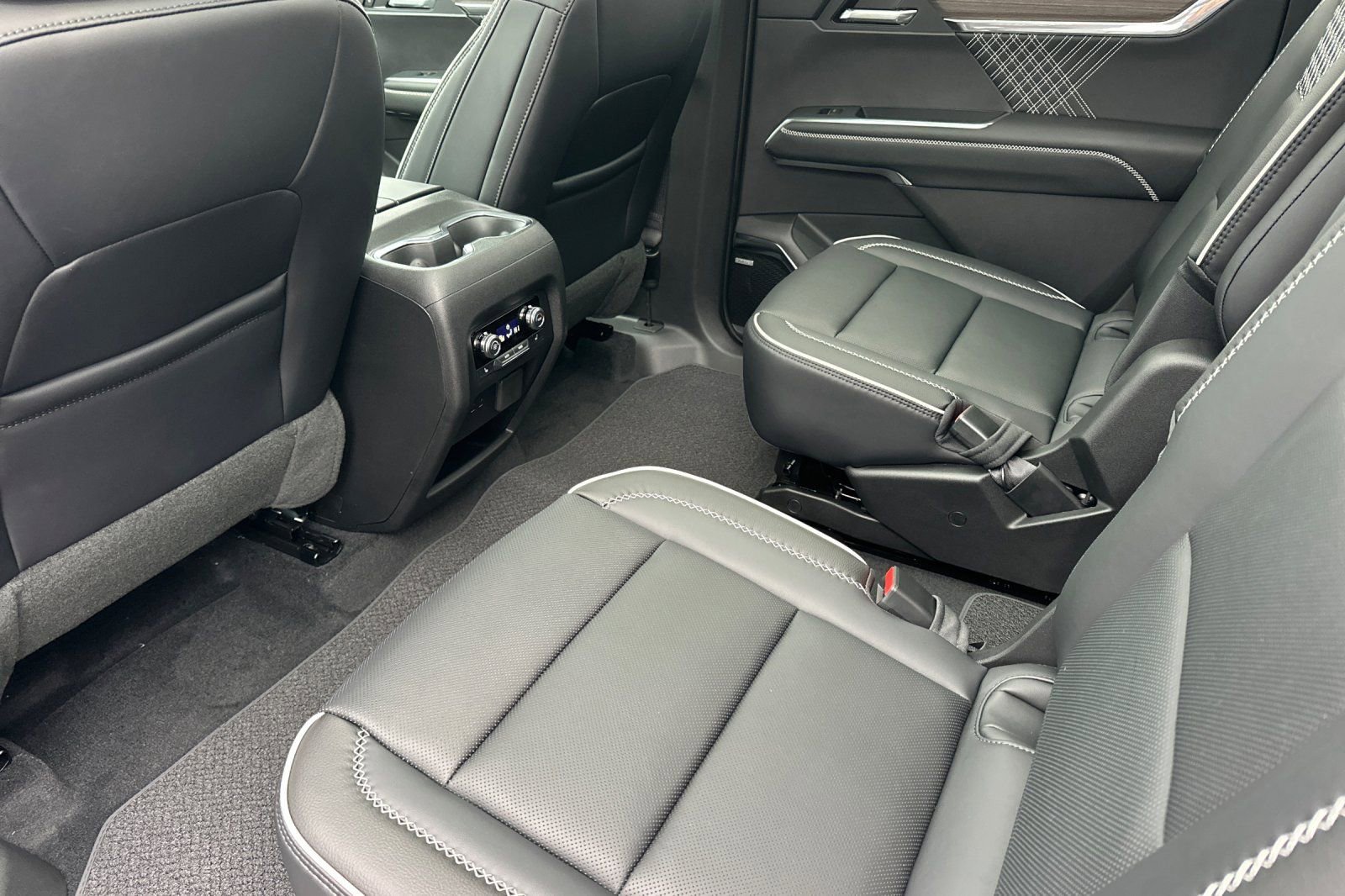 New 2026 GMC Acadia Denali w/ Super Cruise Package image 13