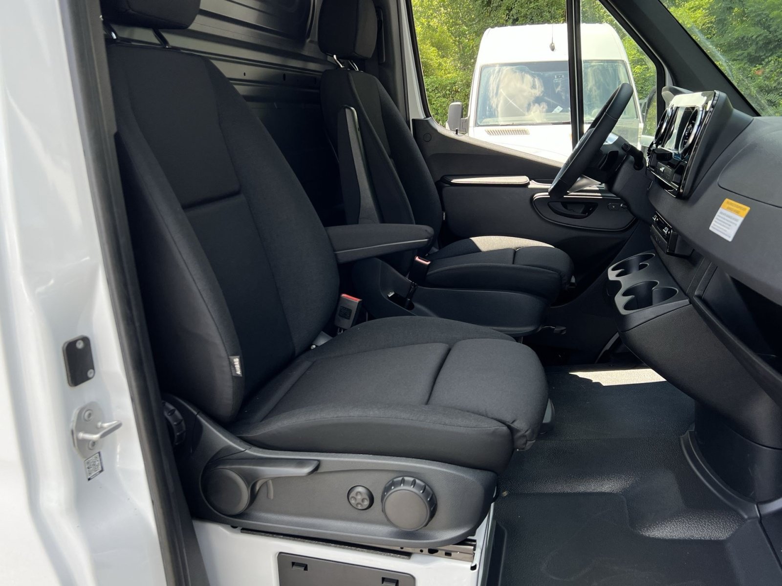 New 2026 Mercedes-Benz Sprinter 2500 image 34