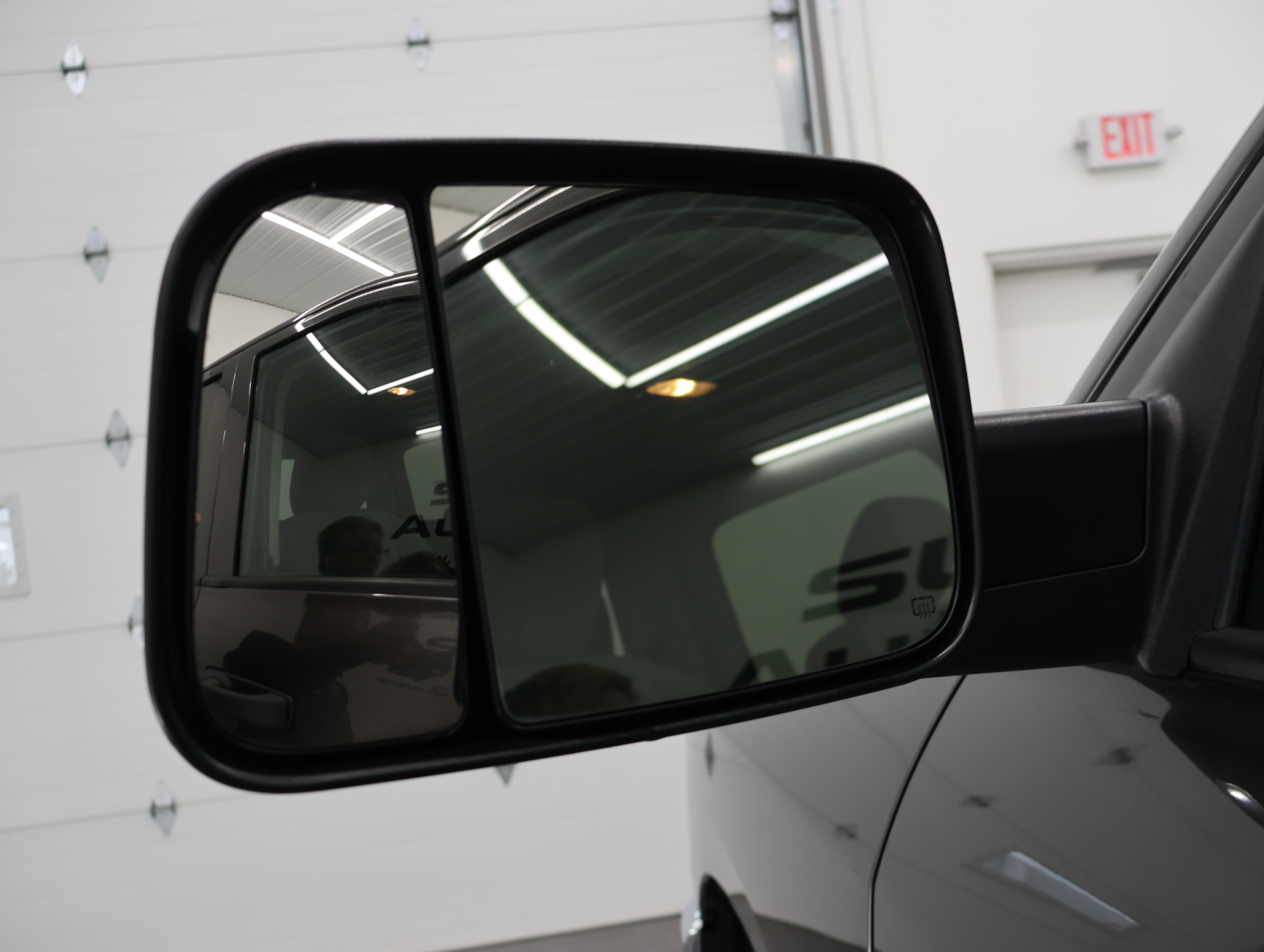 Used 2016 RAM 2500 Tradesman w/ Chrome Appearance Group AWD/4WD image 37