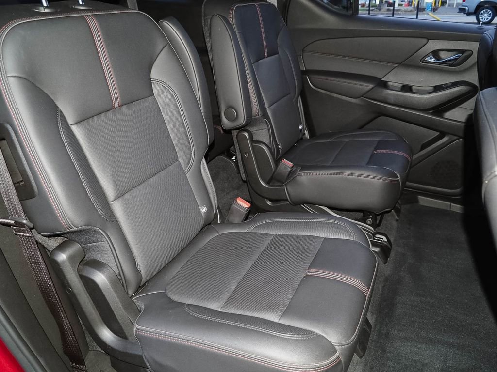 Used 2023 Chevrolet Traverse RS image 21
