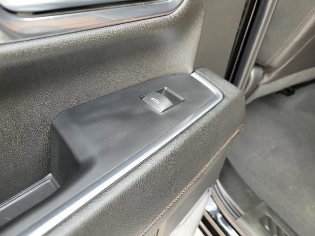 Used 2024 Chevrolet Silverado 3500 High Country image 17
