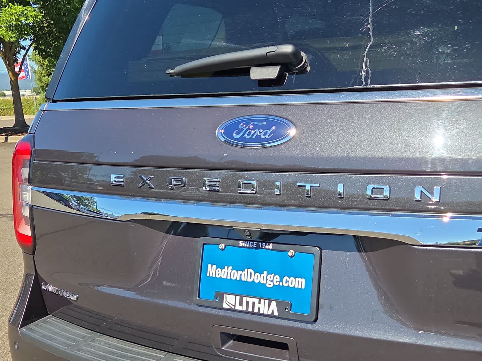 Used 2024 Ford Expedition Limited AWD/4WD image 15