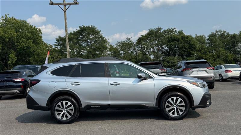 Used 2022 Subaru Outback Premium AWD/4WD image 6