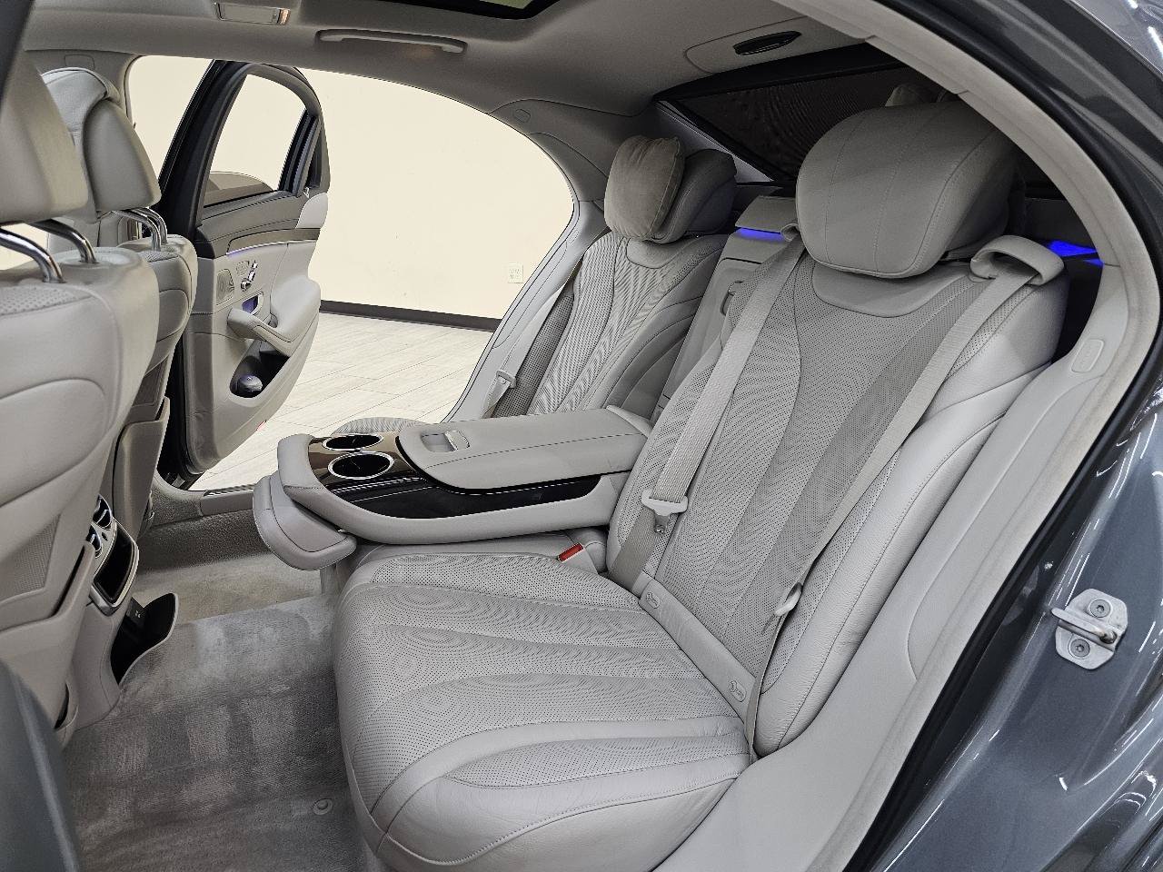 Used 2017 Mercedes-Benz S 550 4MATIC Sedan image 25