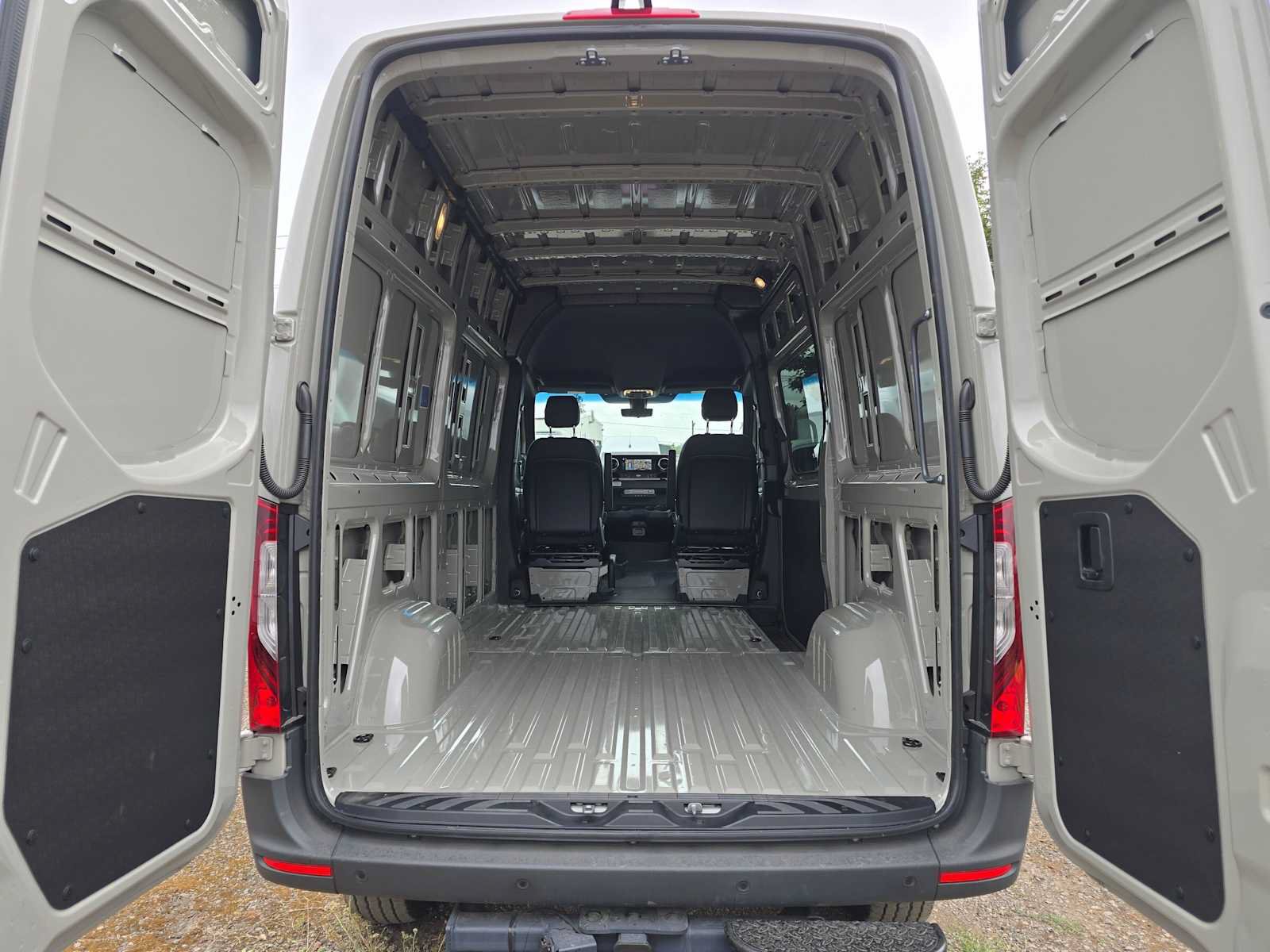 Used 2026 Mercedes-Benz Sprinter 2500 image 19