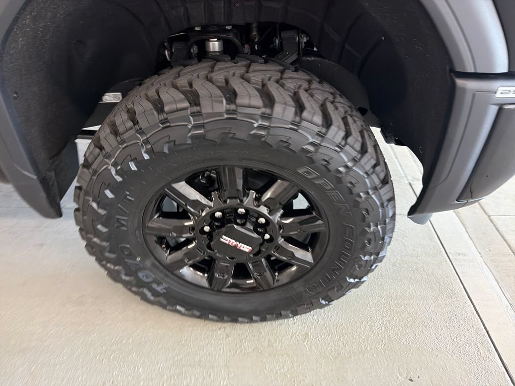 New 2026 GMC Sierra 2500 AT4 w/ Technology Package AWD/4WD image 5