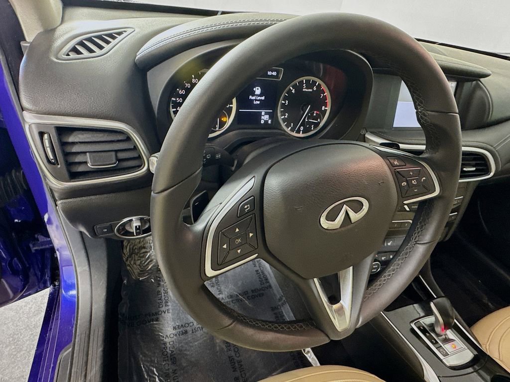 Used 2017 INFINITI QX30 image 11