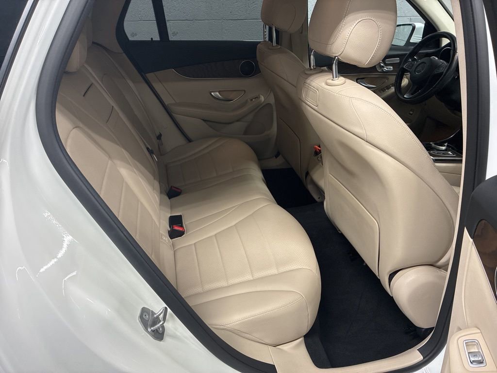 Used 2019 Mercedes-Benz GLC 300 4MATIC image 11