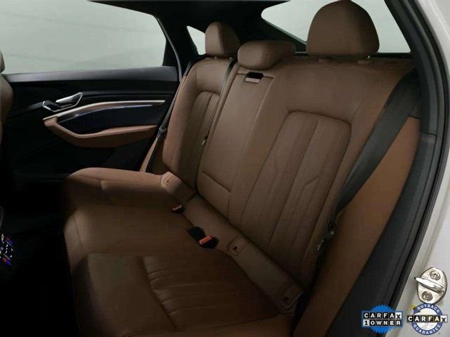 Used 2022 Audi e-tron Premium Plus w/ Premium Plus Package image 76