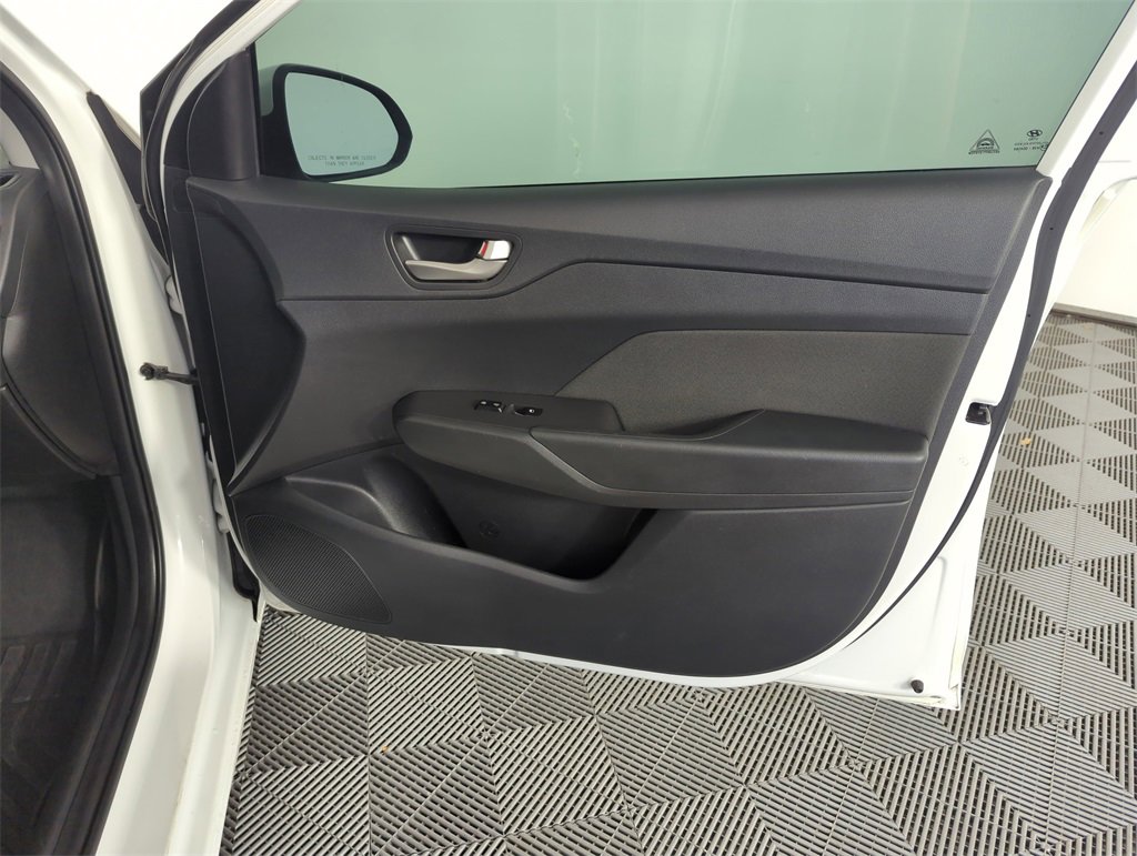 Used 2021 Hyundai Accent SE image 32