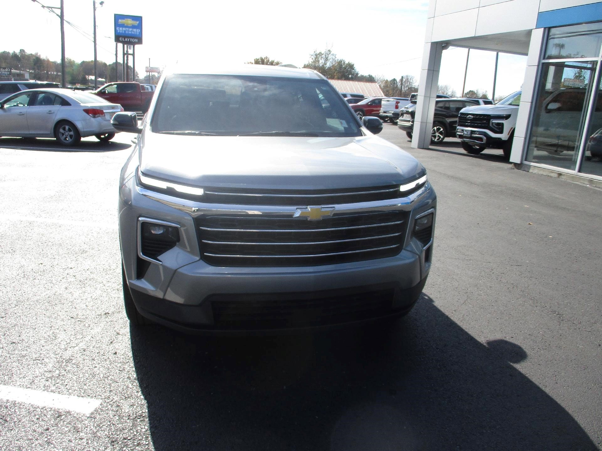 Used 2025 Chevrolet Traverse LT image 10