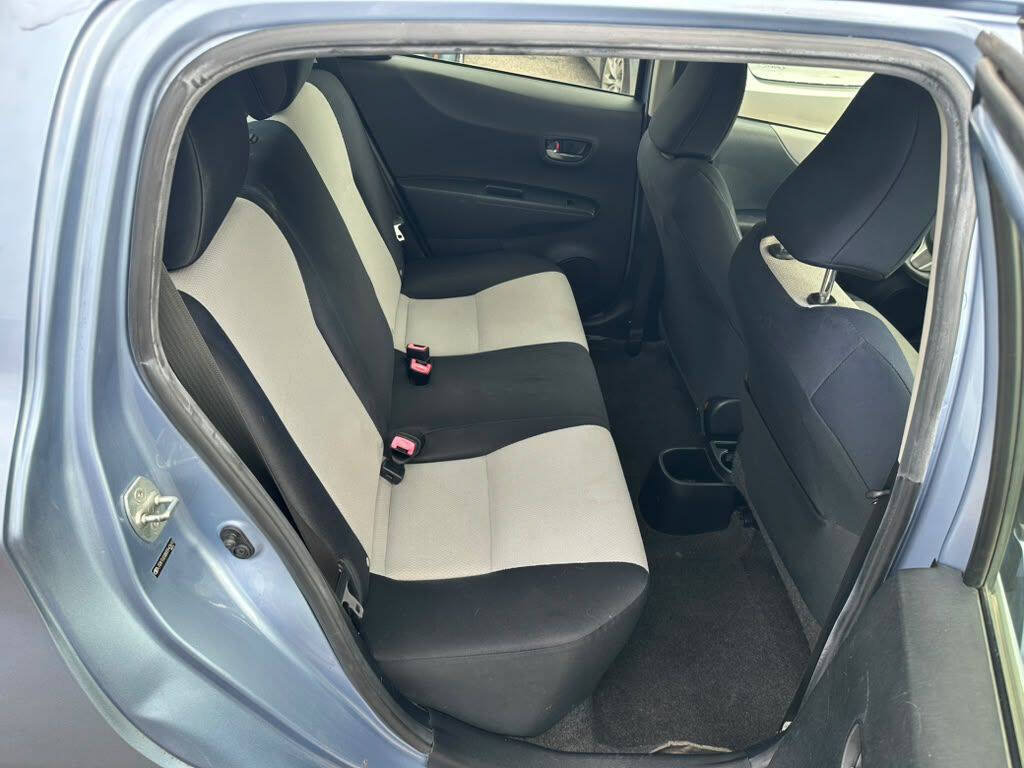 Used 2013 Toyota Yaris LE FWD image 20