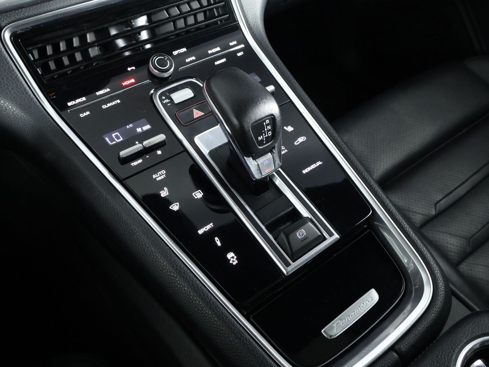 Certified 2023 Porsche Panamera RWD image 18