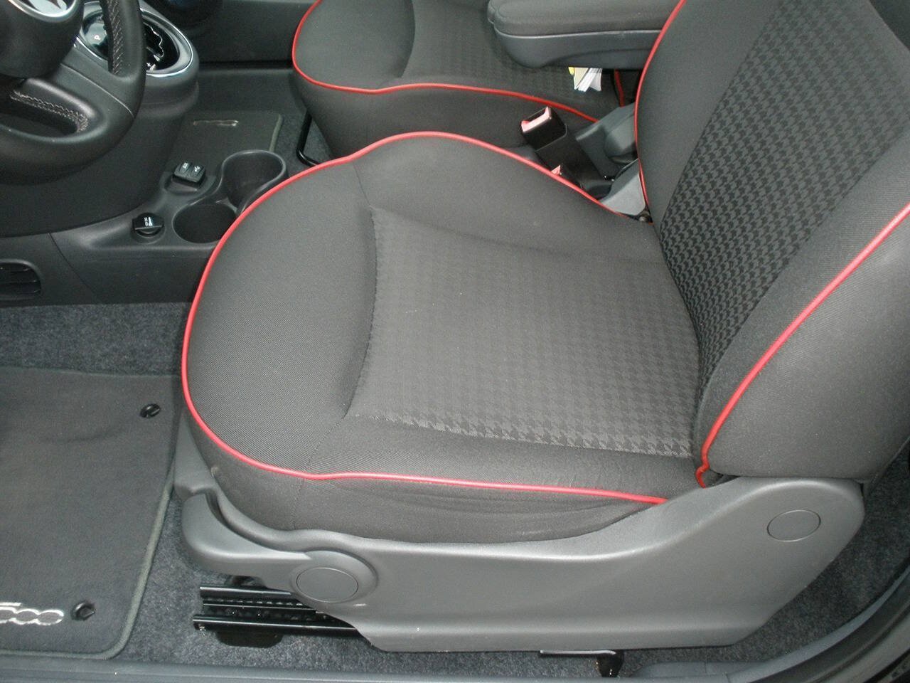 Used 2017 FIAT 500 Pop w/ Sport Appearance Package FWD image 28