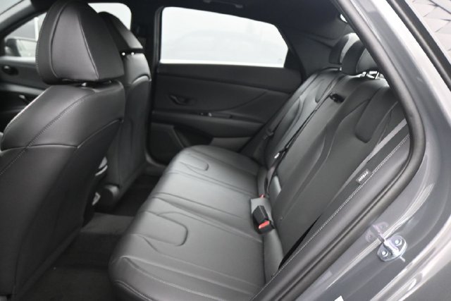 New 2026 Hyundai Elantra SEL Sport FWD image 15