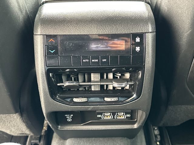 Used 2024 Jeep Grand Cherokee L Laredo image 19