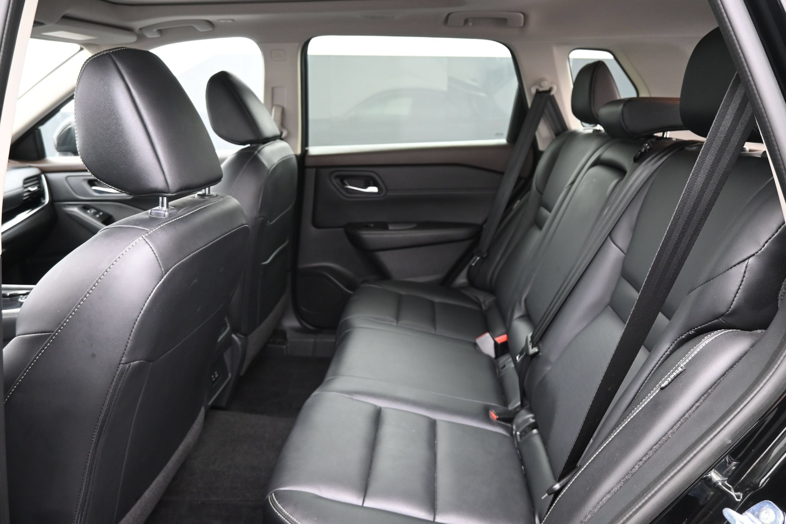 Used 2023 Nissan Rogue SL AWD/4WD image 15