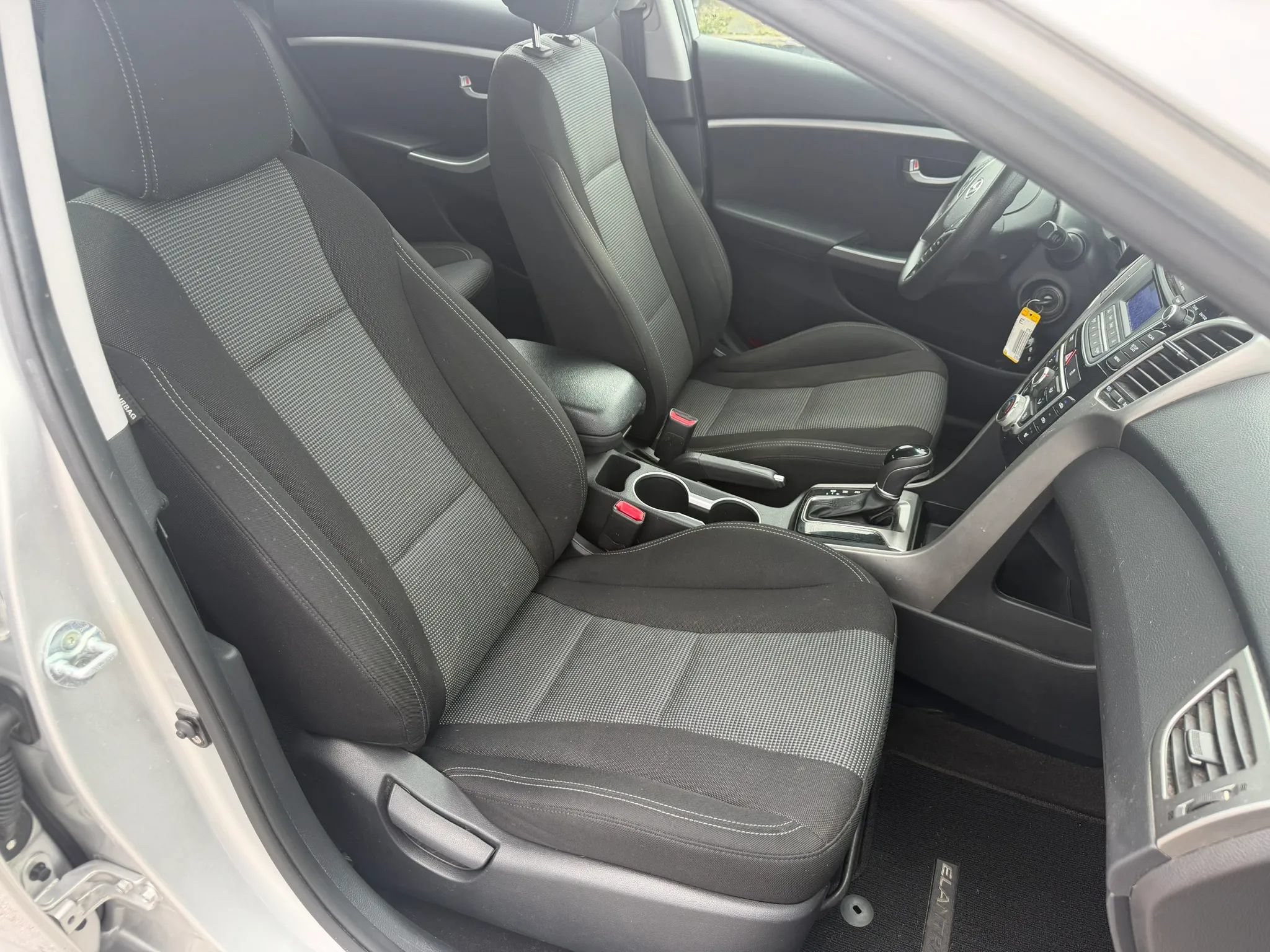 Used 2016 Hyundai Elantra GT FWD image 11
