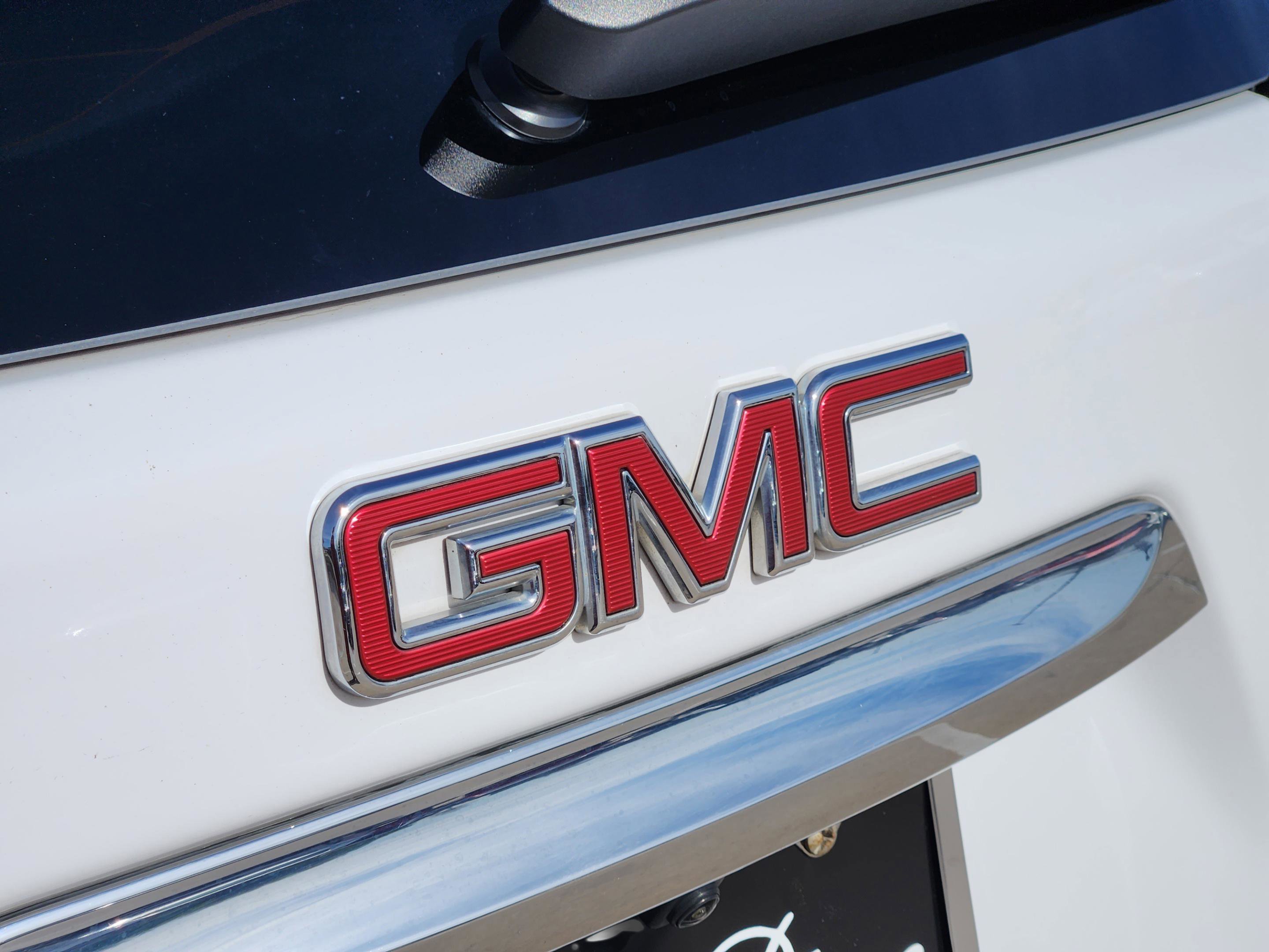 Used 2018 GMC Terrain Denali w/ Advanced Safety Package AWD/4WD image 11