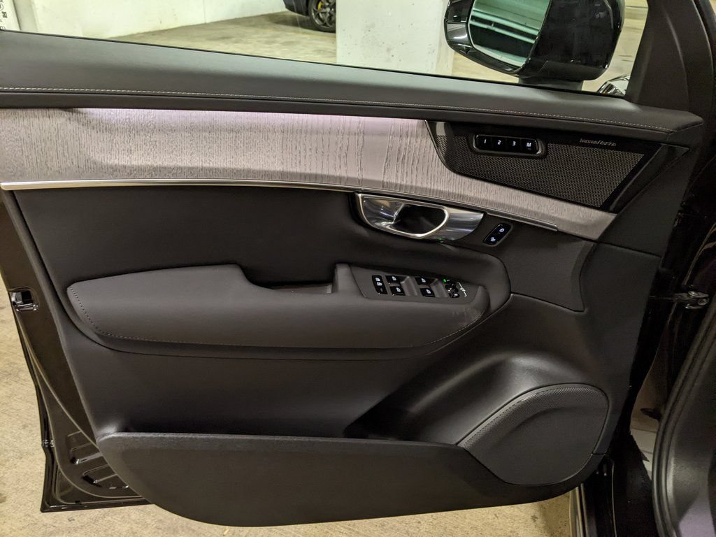 New 2026 Volvo XC90 T8 Ultra w/ Protection Package Premier AWD/4WD image 9