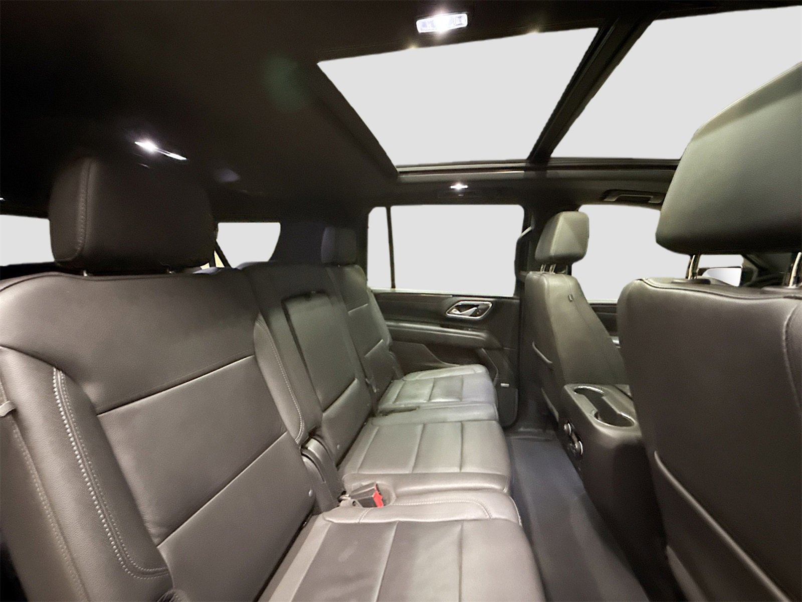 Used 2023 Chevrolet Suburban Z71 w/ Luxury Package image 30