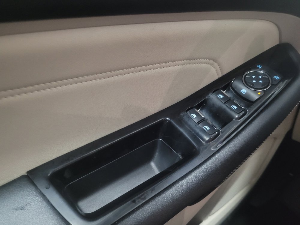 Used 2019 Ford Edge Titanium FWD image 27