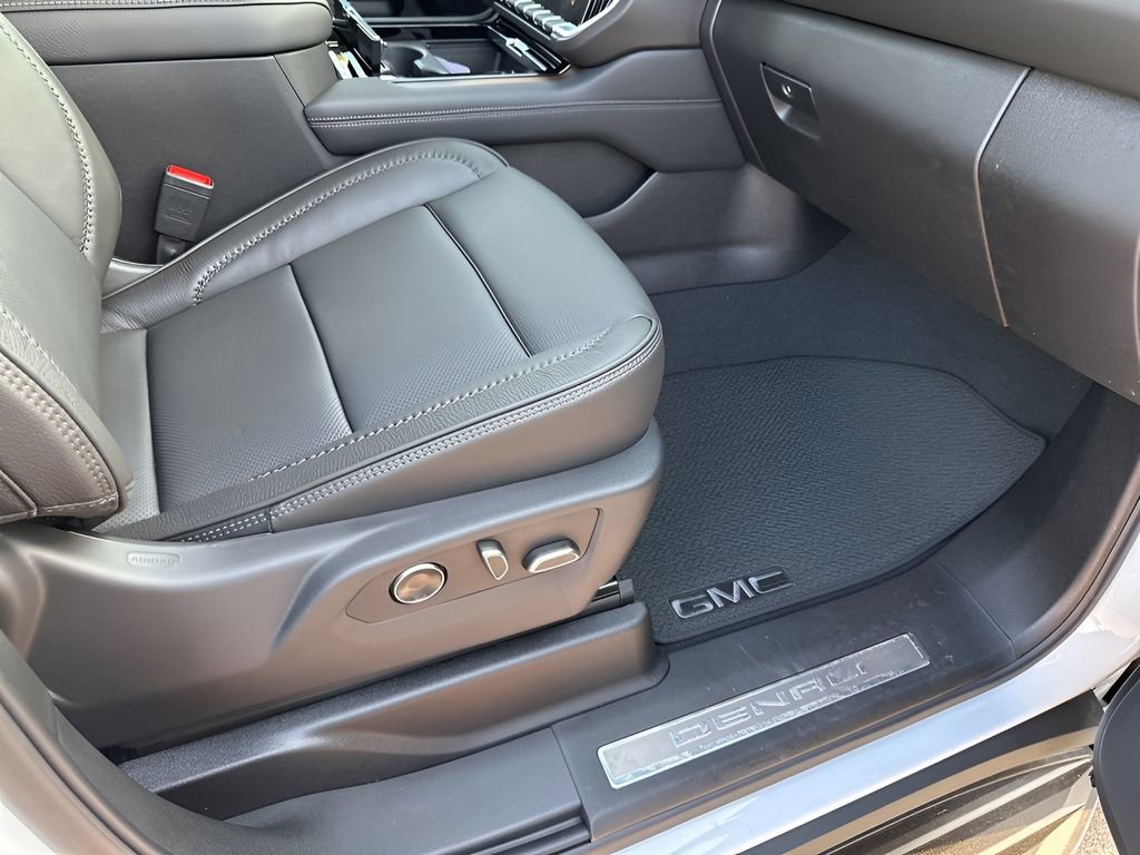 New 2026 GMC Yukon XL Denali RWD image 19