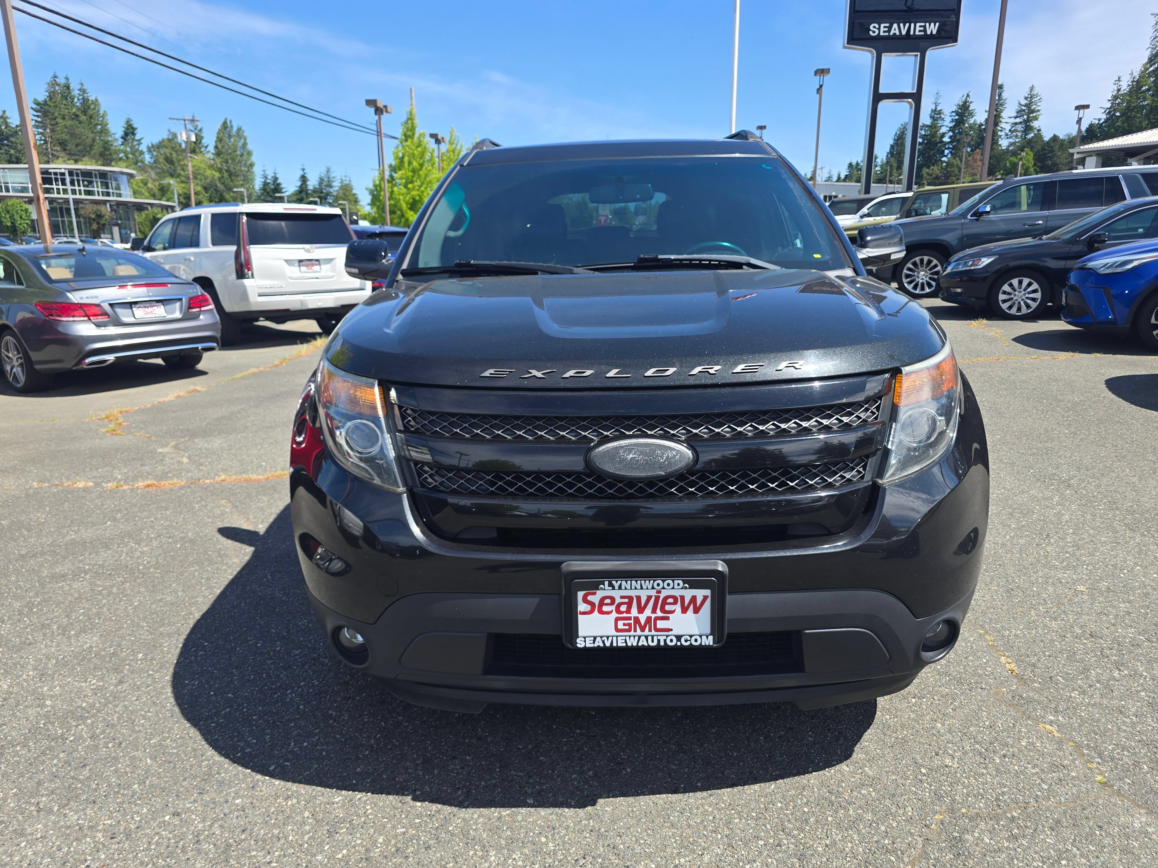 Used 2014 Ford Explorer Sport w/ Equipment Group 401A AWD/4WD image 2