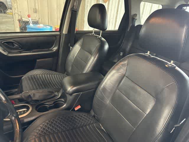 Used 2005 Ford Escape Limited AWD/4WD image 3