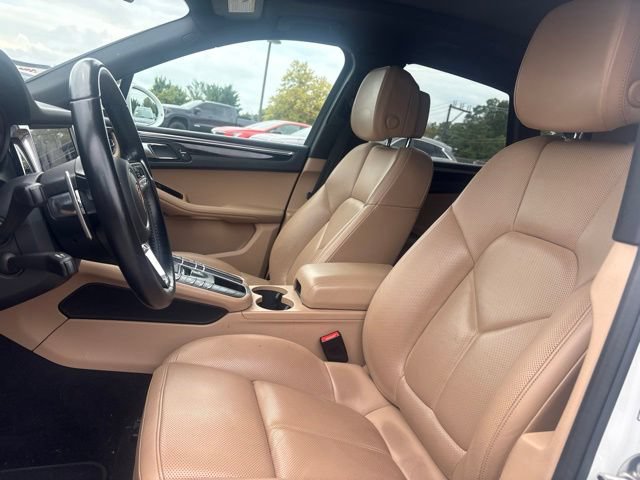 Used 2019 Porsche Macan AWD/4WD image 3