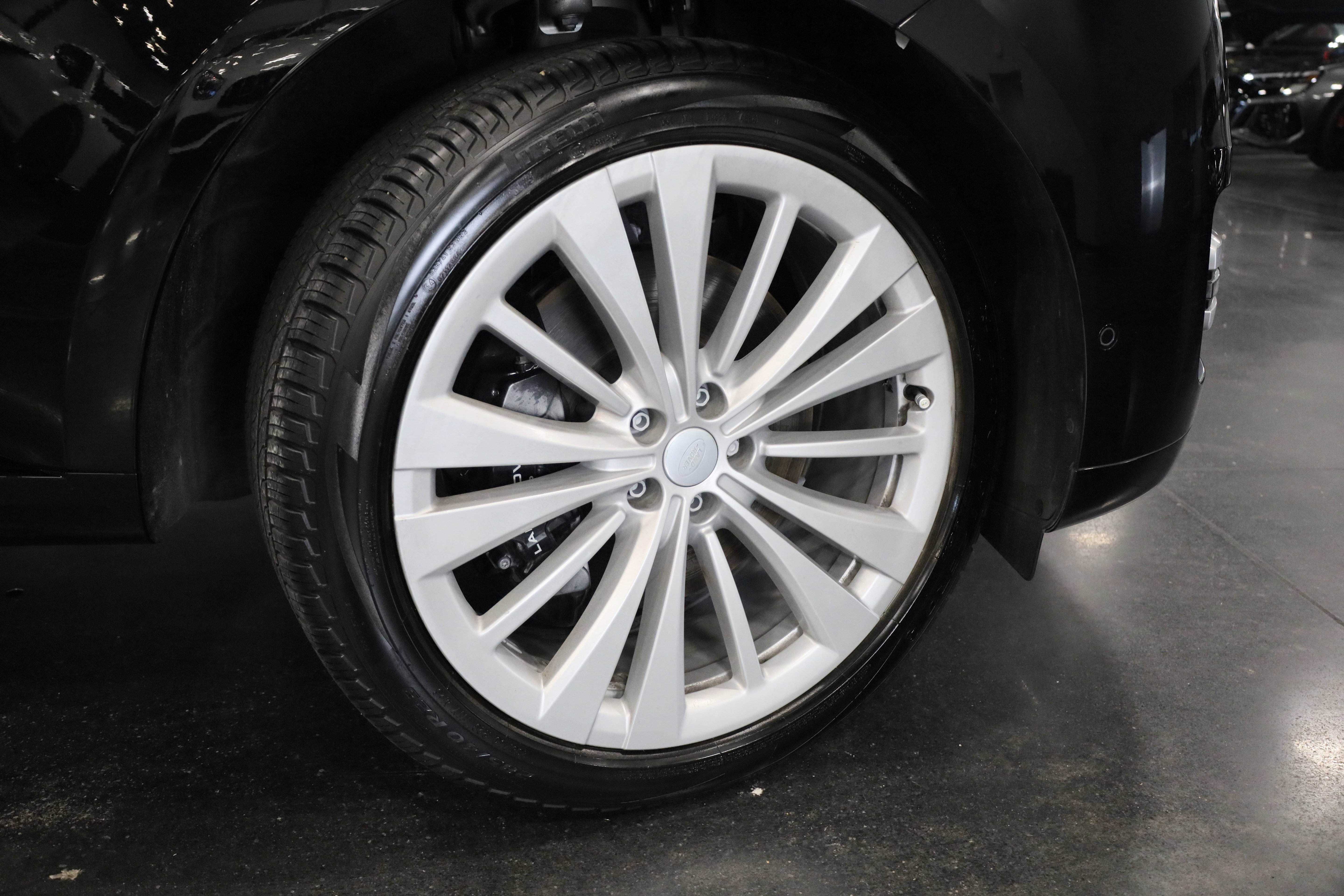 Used 2023 Land Rover Range Rover First Edition image 11