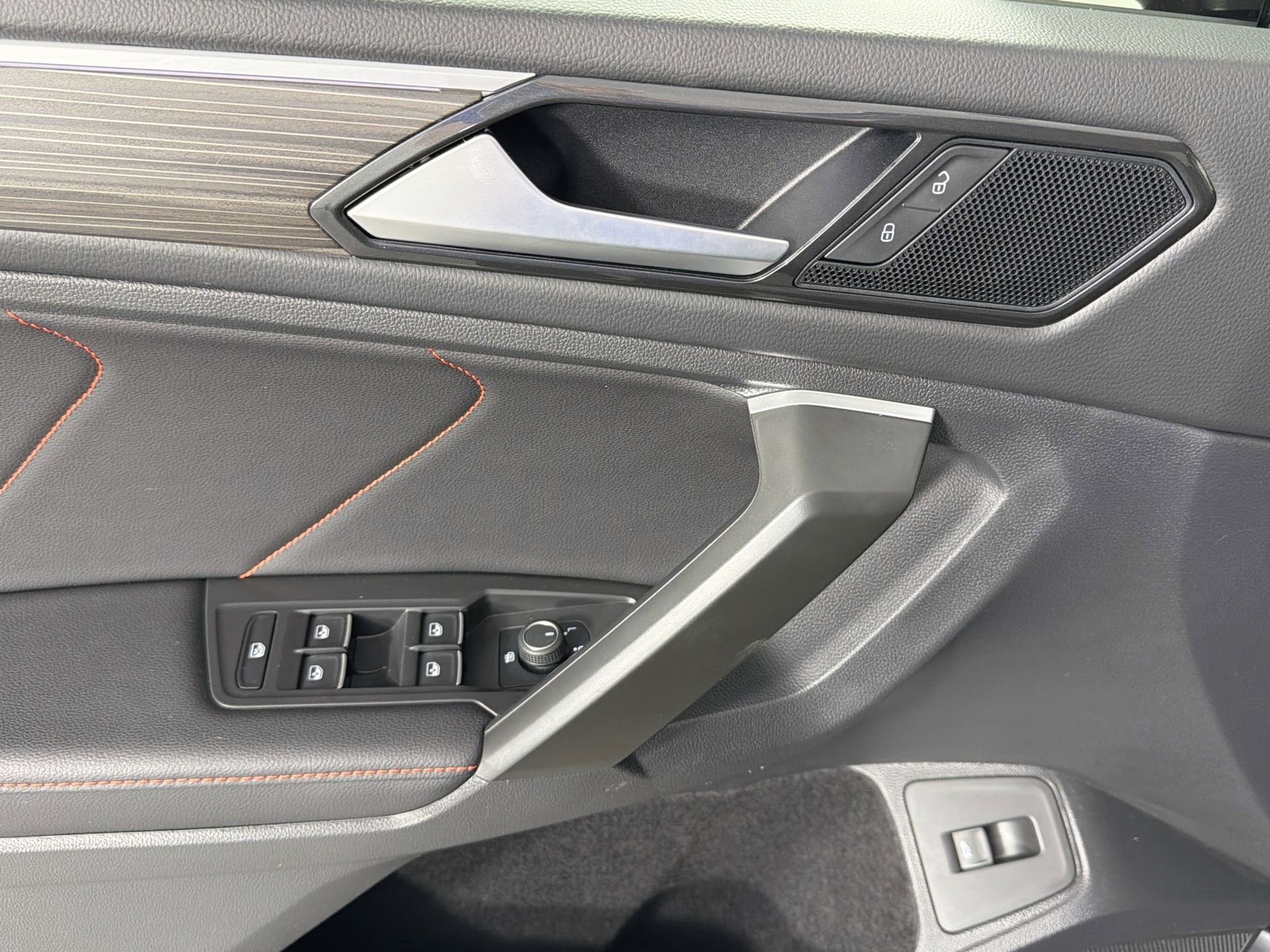 Used 2024 Volkswagen Tiguan Wolfsburg Edition image 21